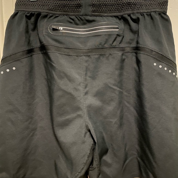 Mens 2XU Running Shorts. Lightweight and Flexible. Size Medium. Black - Picture 2 of 4